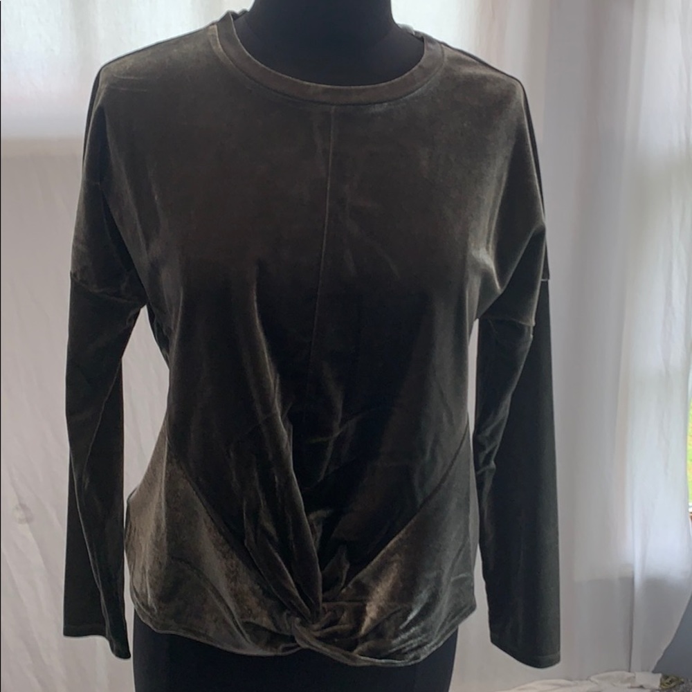 NWT Velour Long Sleeve Ellen Tracy Top sz S